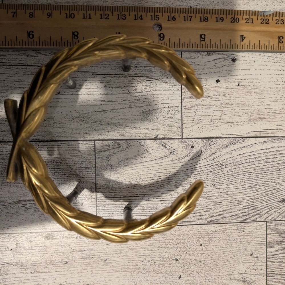 cadillac Elegant Gold Car Emblem - Picture 3 of 7